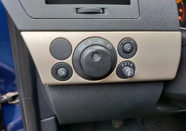 Opel Astra cena 14890 przebieg: 143800, rok produkcji 2008 z Wieliczka małe 529